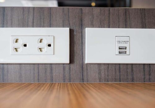 Thi công ổ cắm văn phòng chuẩn kỹ thuật an toàn